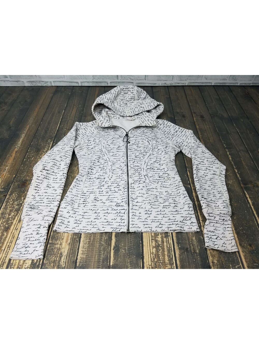Lululemon Scuba Hoodie II Sz 4 Manifesto Script Ghost Jacket Size 4 White Black